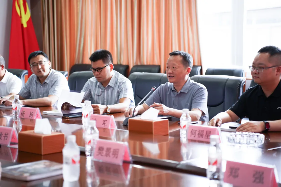 游軍副書記對立泰集團的高效生產流程和精細化管理表示認可.jpg
